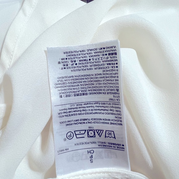 Banana republic woman blouse with ruffles and long sleeve size S - Picture 10 of 11